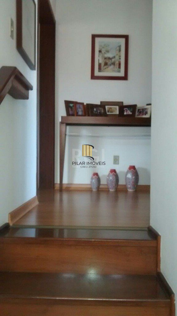 Casa para Venda - 316m², 3 dormitórios, sendo 1 suites, 2 vagas - Cavalhada
