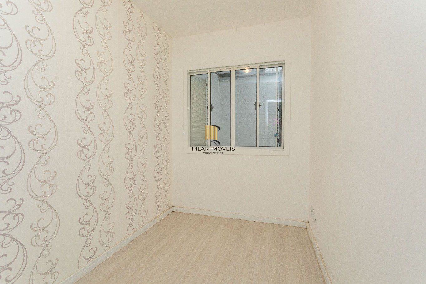 Casa em Condomínio de 3 dormitórios  à venda em Sarandi, Porto Alegre.