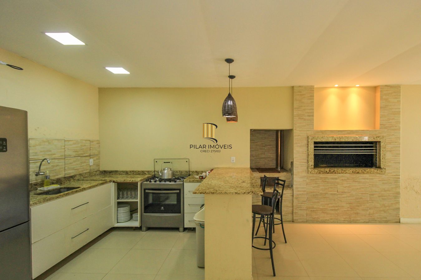 Apartamento Terreo de 03 dormitórios,reformado no bairro Teresópolis-Porto Alegre /RS