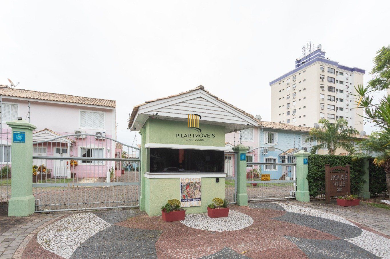 Casa em Condomínio de 3 dormitórios  à venda em Sarandi, Porto Alegre.