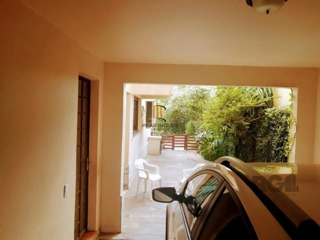 Casa com 3 dormitórios no bairro Tristeza