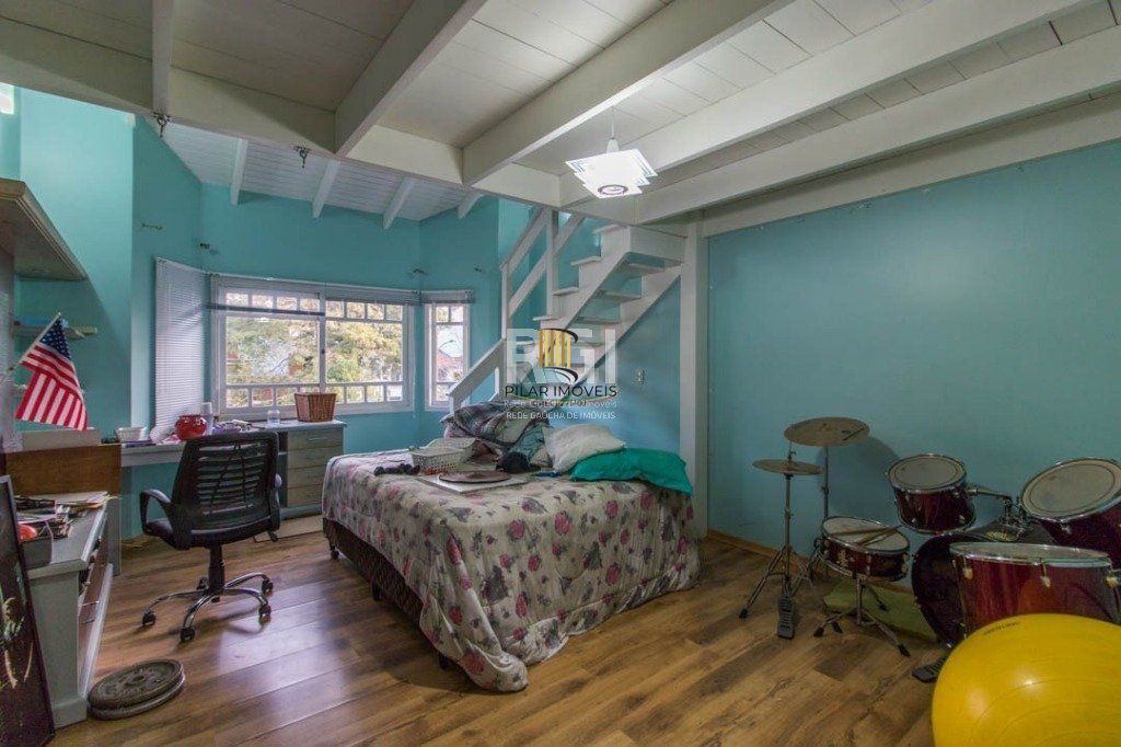 Sobrado para Venda - 499.98m², 4 dormitórios, sendo 3 suites, 4 vagas - Jardim Ipiranga