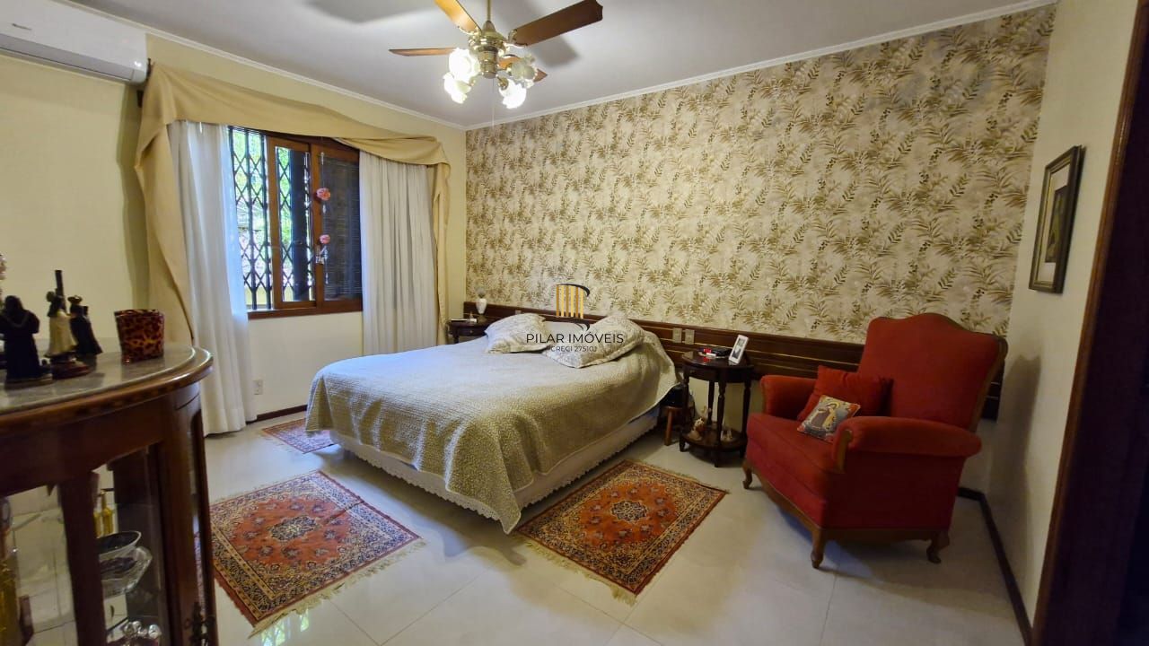 Casa de Cinema na Glória, com 500m² de área privada, 3 dormitórios, piscina, horta, lareira, elevador, gradeada 4 garagens