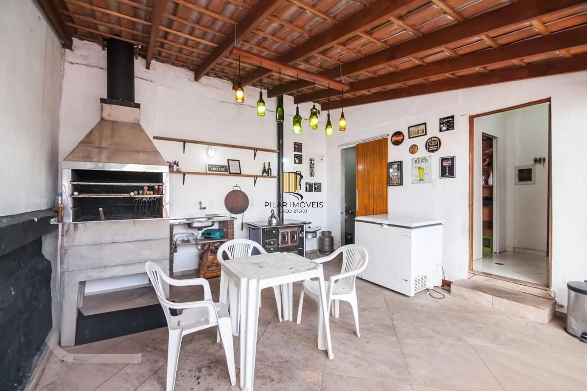 Casa de 4 dormitórios à venda no Bairro Rubem Berta, Porto Alegre.