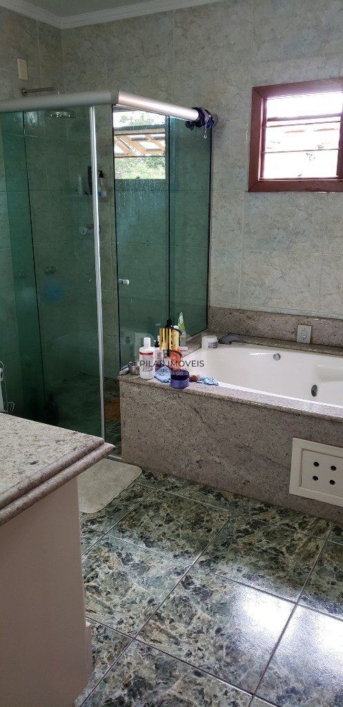 Casa para Venda - 200m², 8 dormitórios, 5 vagas - Teresópolis