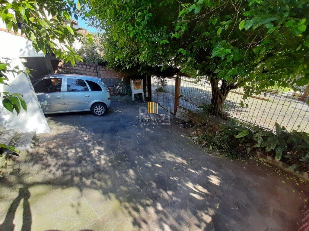 Casa para Venda - 122m², 5 dormitórios, sendo 2 suites, 2 vagas - Teresópolis