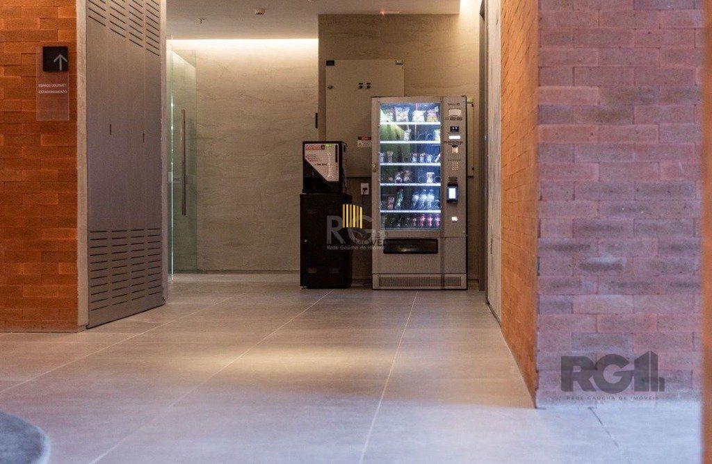 Apartamento 1 dor, 1 vaga coberta, localizado junto ao Bourbon Shopping Teresópolis.