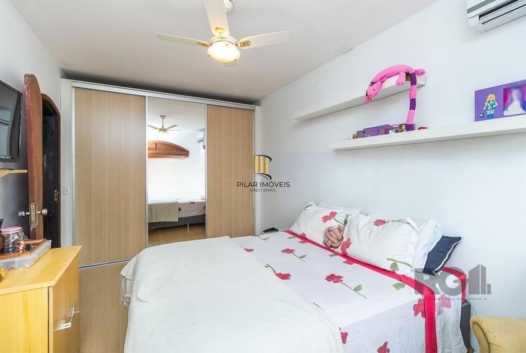Casa de 245m² com 5 dormitórios no bairro Sarandi