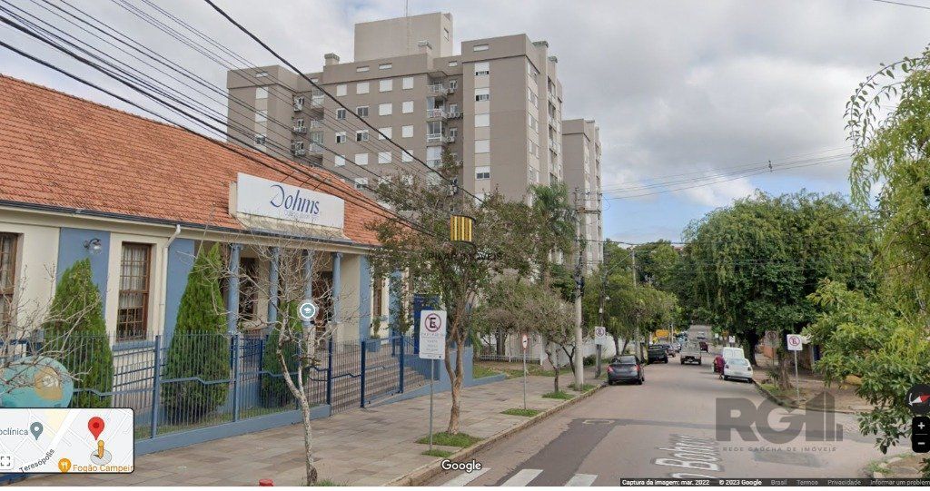 EXCELENTE casa térrea MAIS um loft construído em edícula anexa, com pátio.