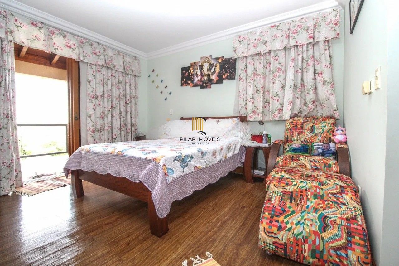 Casa 612m² - 3 suíte, 8 vagas no bairro Medianeira