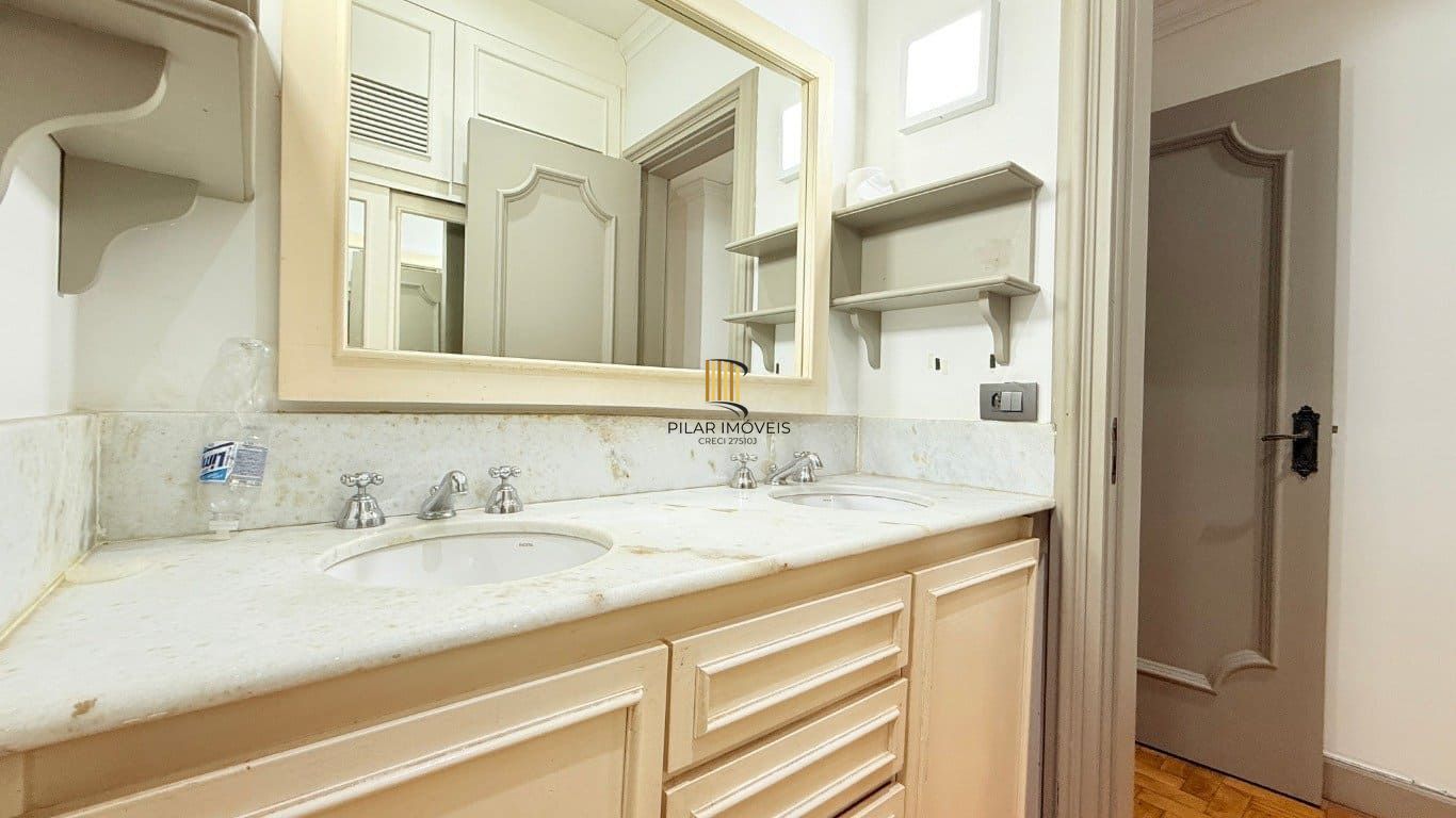 Apartamento de 3 dormitórios à venda em Independência, Porto Alegre