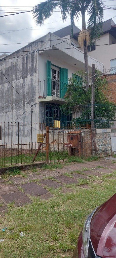 Casa 3 dormitórios quase esquina Av. Nonoai.