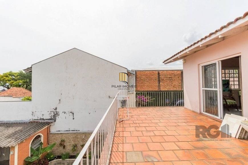 CASA PRÓXIMA AO PONTAL, com 5 vagas, 3 dormitórios!