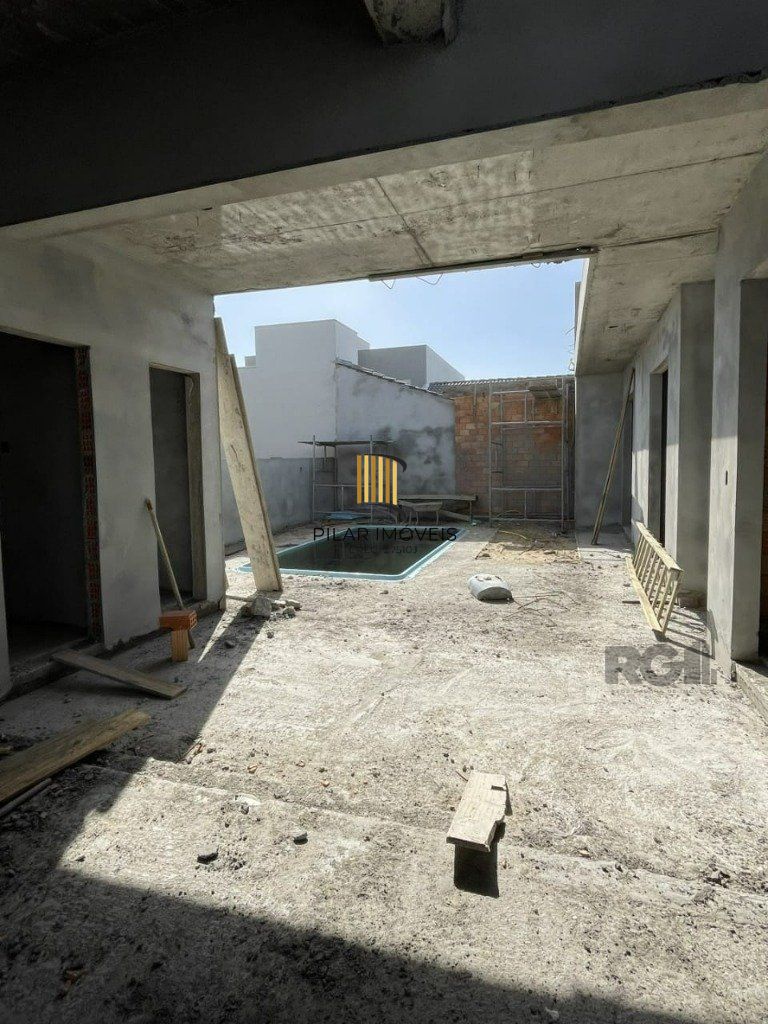 Casa 3 dormitórios no bairro Rosa do Mar