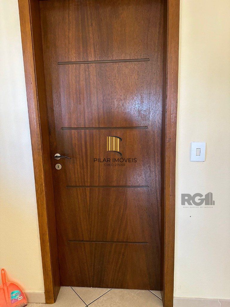 Casa de 3 dormitórios com 144m², no bairro Lomba do Pinheiro