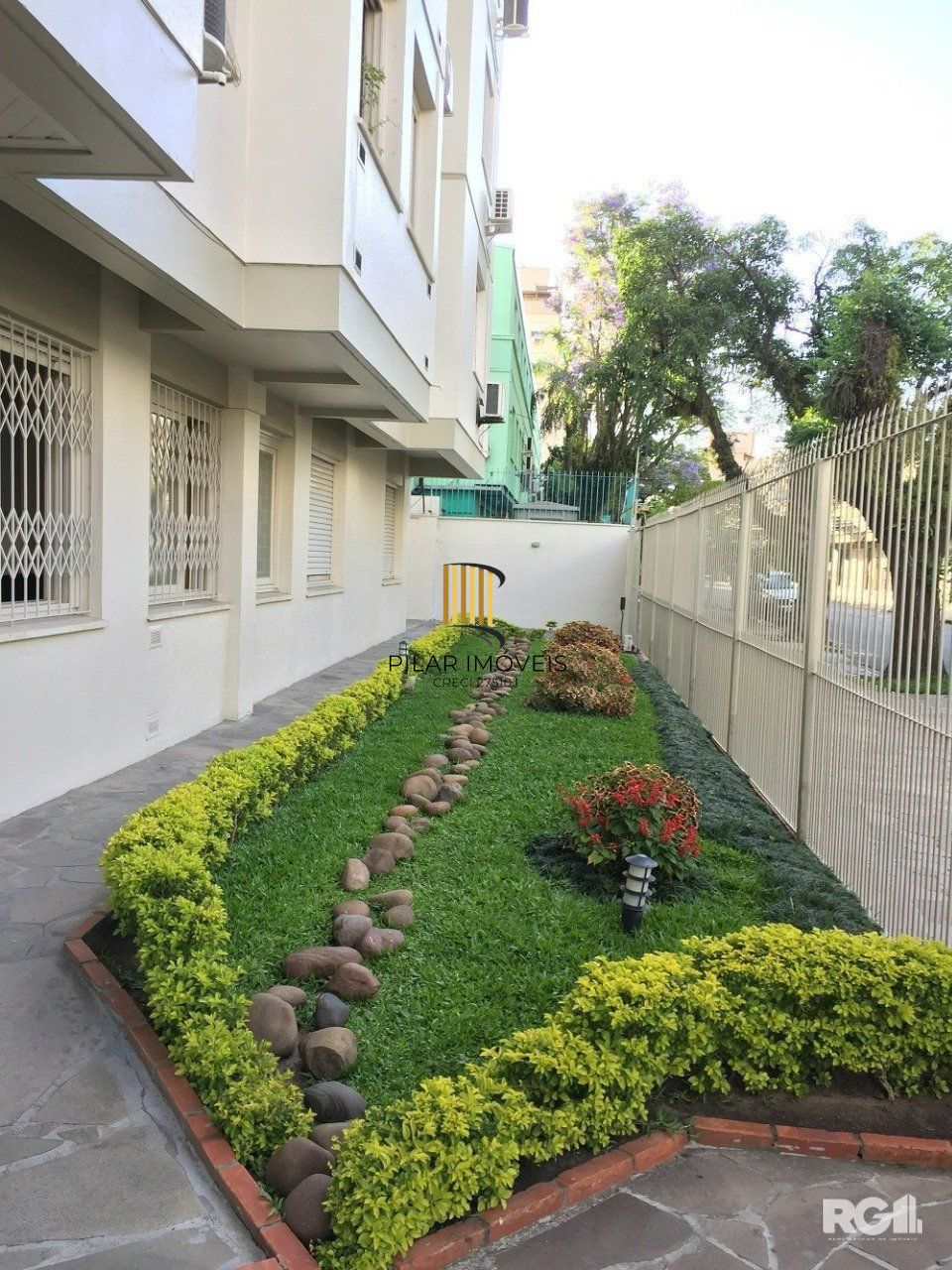 Excelente apartamento de 2 dormitórios desocupado.