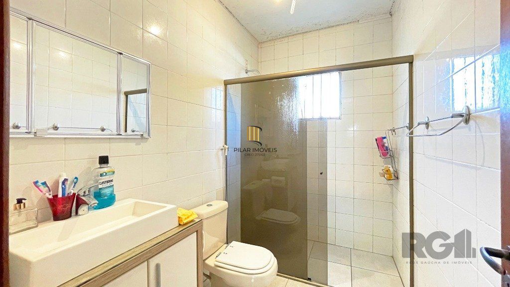 Sobrado com 4  dormitórios, 3 vagas, piscina, próximo a Professor Oscar Pereira