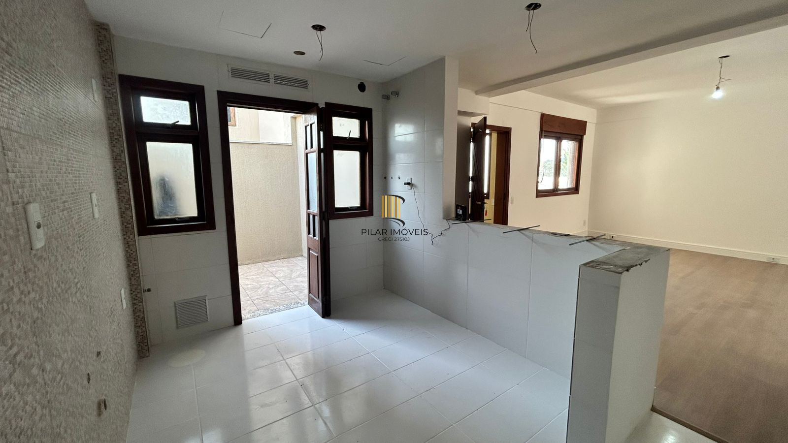 Apartamento 2 dormitórios no bairro Medianeira em Porto Alegre para Alugar