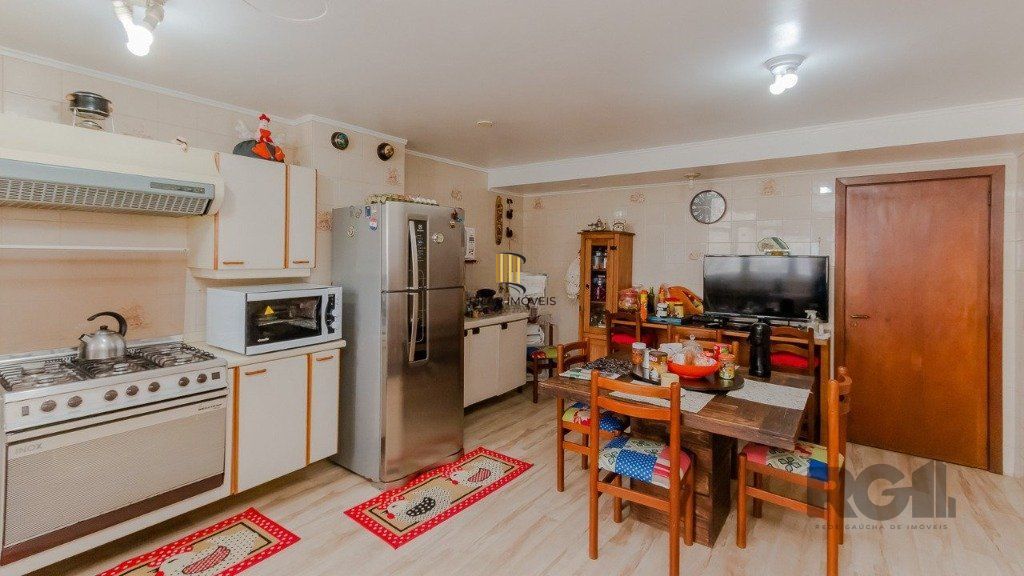 Casa 394m², 4 dormitórios, 4 vagas no bairro Cristo Redentor