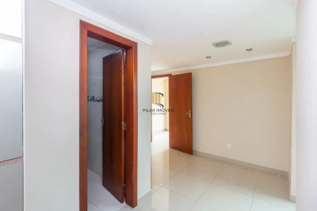 Cobertura à Venda com 2 Dormitórios no Bairro Cristal – Porto Alegre
