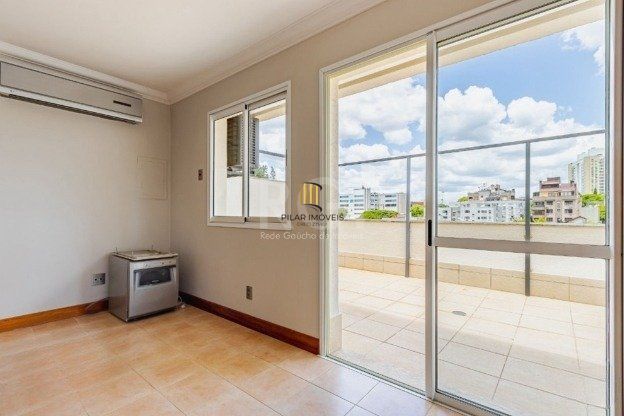 Apartamento à venda em Higienópolis com 236 m², 3 quartos, 1 suíte e 3 vagas.