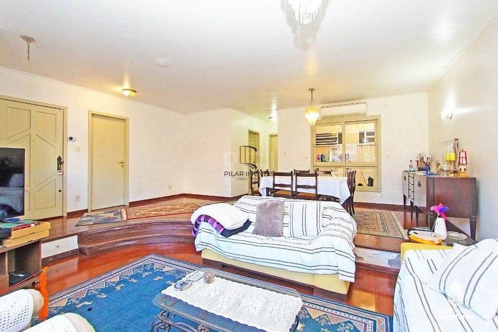 Casa para Venda - 215m², 3 dormitórios, sendo 1 suites, 3 vagas - Sarandi