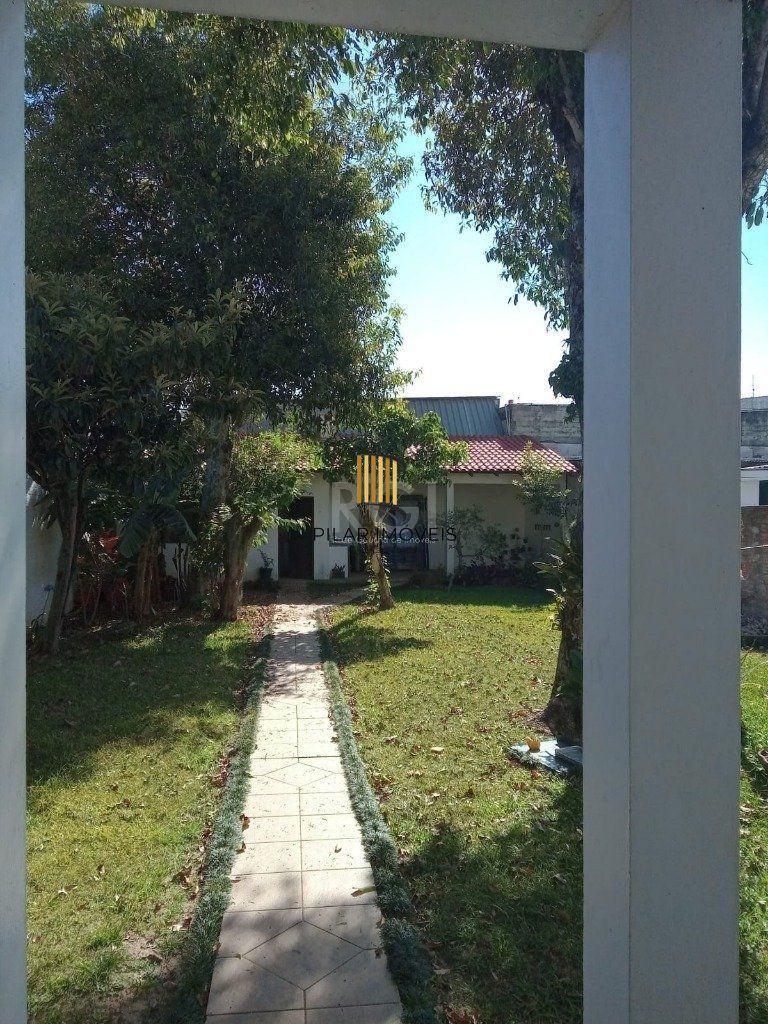 Casa 6 dormitórios no bairro Centro