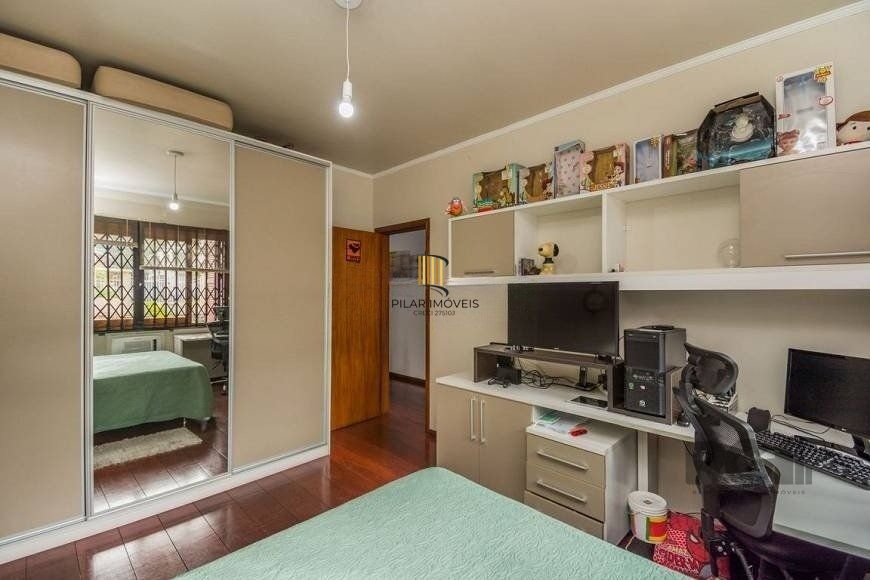 Casa 279m² - 4 dormitórios, 3 vagas no bairro Santa Tereza