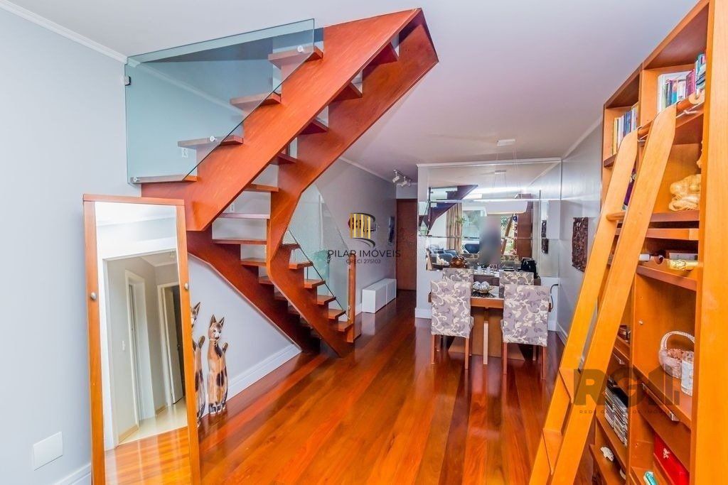 Excelente cobertura de 182m² com 3 dormitórios e 2 vagas.