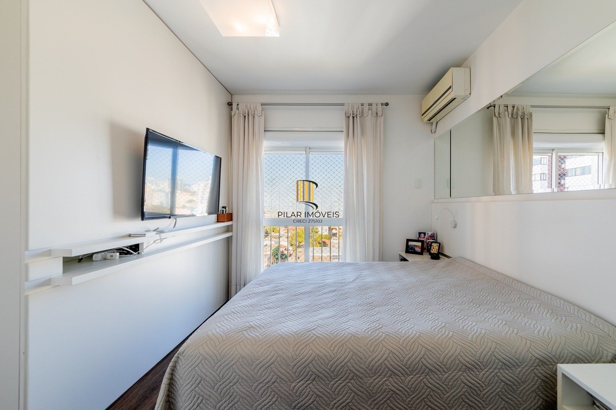 Apartamento com 3 quartos e 79m² à venda em Passo da Areia - Rua Bezerra De Menezes, Passo Da Areia, Porto Alegre