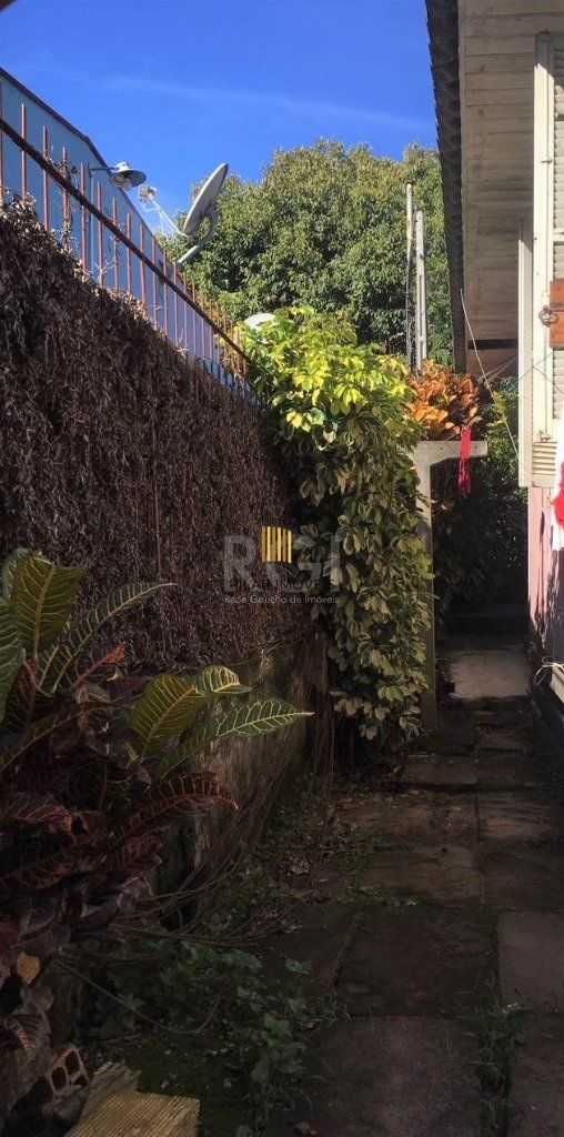 Casa para Venda - 74m², 3 dormitórios, 2 vagas - Nonoai