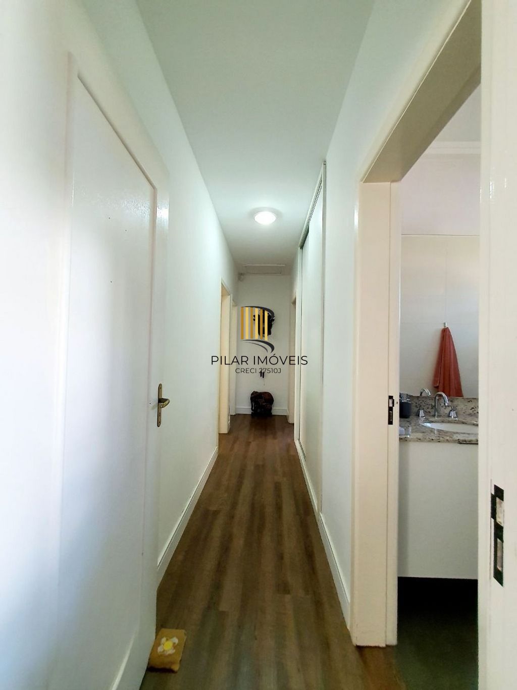 Casa de  3 dormsitorios no Bairro Camaquã - Porto Alegre
