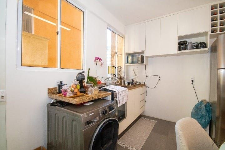 Apartamento com 3 dormitorios e suíte no Centro de Porto Alegre-RS.