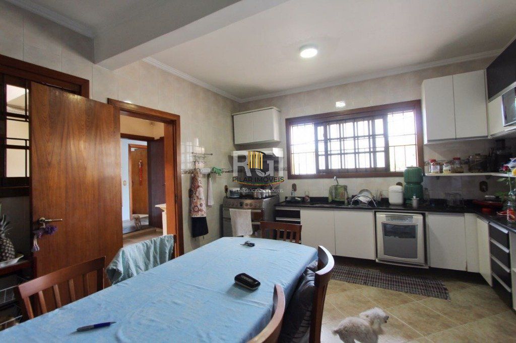 Casa para Venda - 259.5m², 4 dormitórios, sendo 1 suites, 3 vagas - Teresópolis