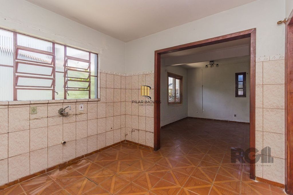 Casa de 5 dormitórios no bairro Sarandi