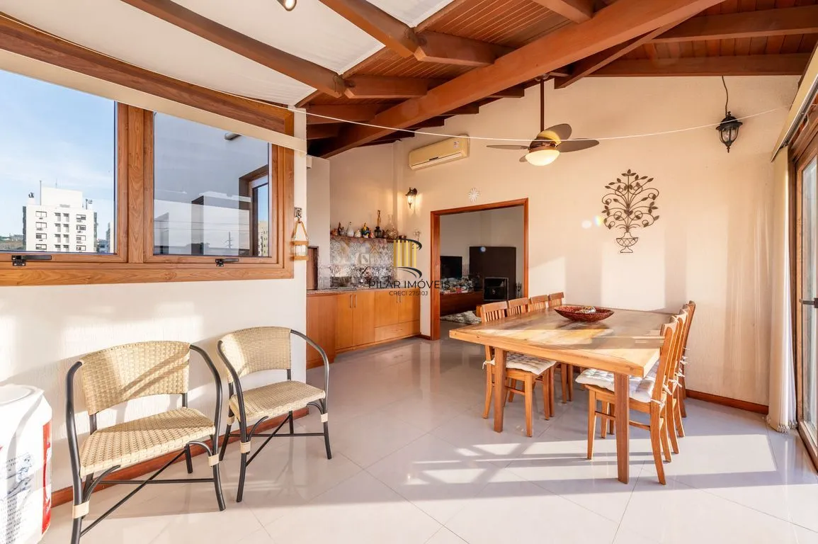 Apartamento de 4 dormitorios á Venda no Passo da Areia - Porto Alegre