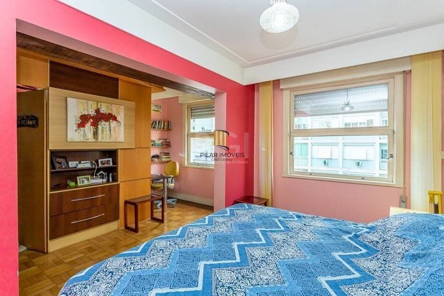 Apartamento 148m² - semi mobiliado, 2 dormitórios, 1 suíte e 1 vaga de garagem no bairro Bom Fim