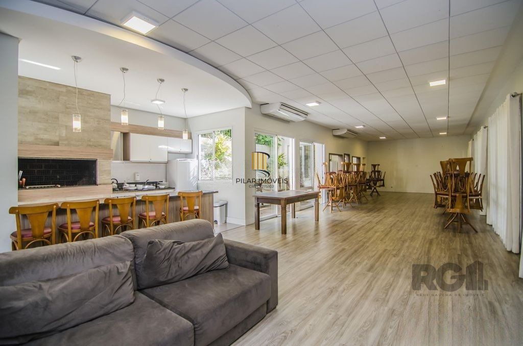 Apartamento 95m² - semi mobiliado, 3 dormitórios, 1 suíte e 2 vagas no bairro Passo da Areia
