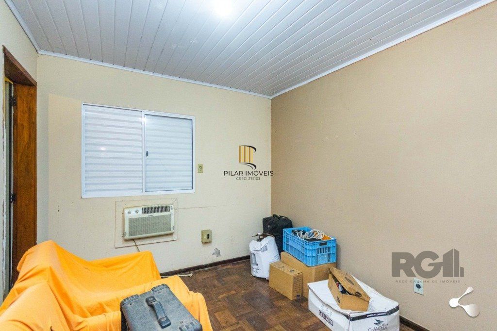 Casa para Venda - 240m², 3 dormitórios, sendo 1 suites, 3 vagas - Cristal