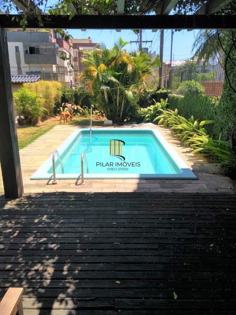 Casa para Venda - 219m², 3 dormitórios, sendo 1 suites, 4 vagas - Menino Deus