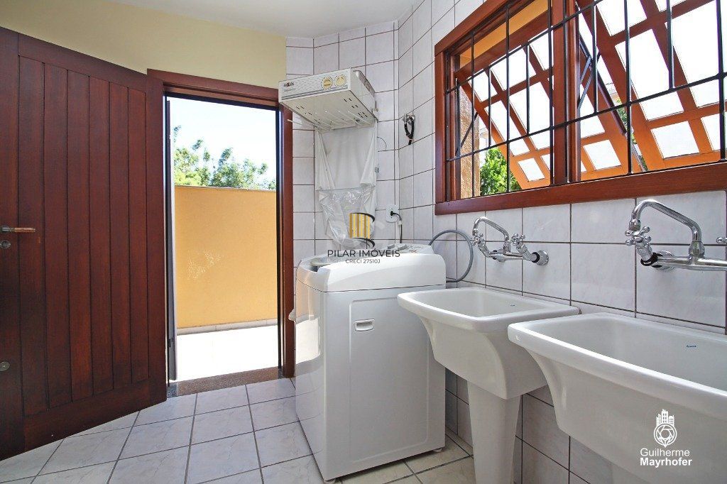 Casa para Venda - 275.72m², 4 dormitórios, sendo 3 suites, 4 vagas - Glória