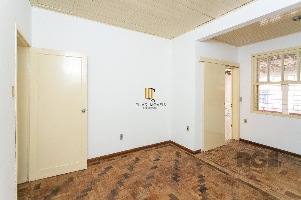 Casa com 5 dormitórios no bairro Jardim Carvalho