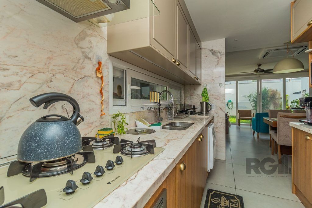 Casa Condominio para Venda - 221,59m², 3 suítes, 2 vagas - Teresópolis