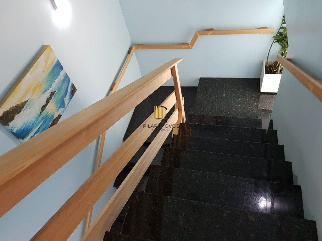 Casa 4 dormitórios no bairro Centenário