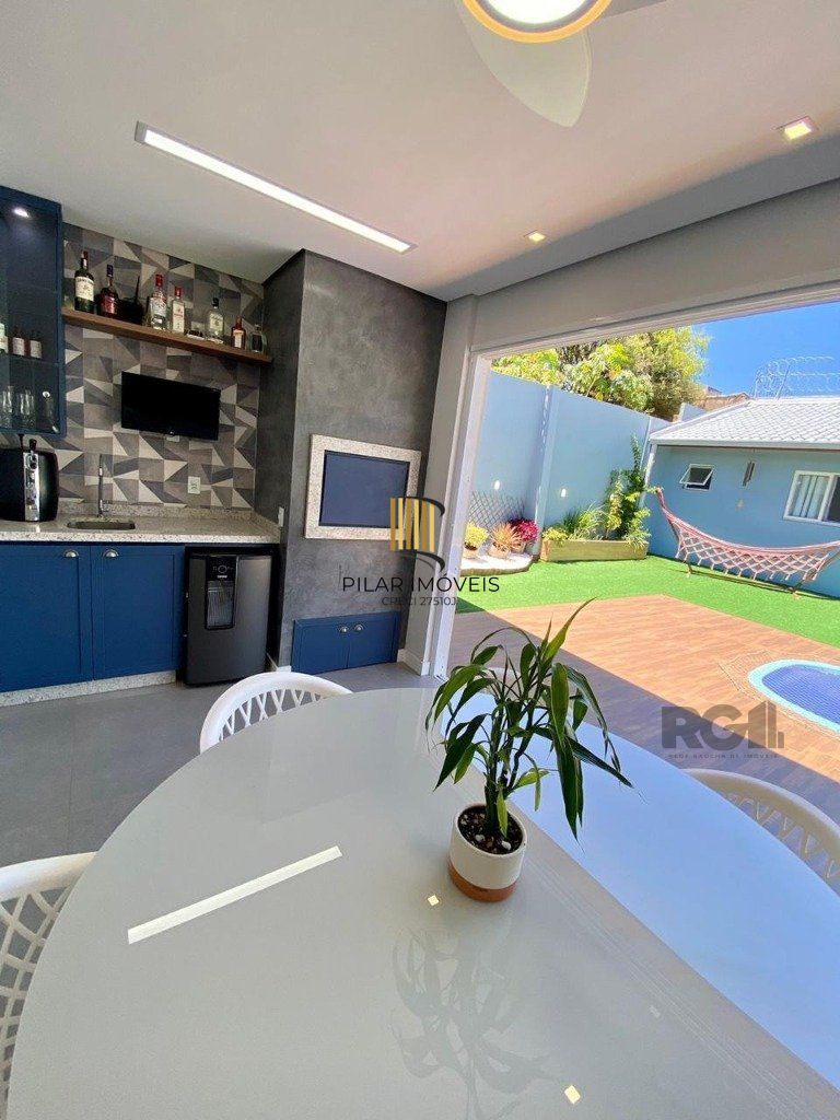 Casa 3 dormitórios no bairro Teresópolis