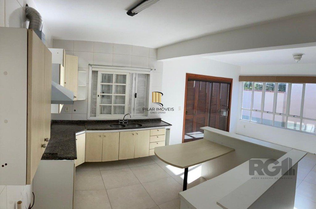 Casa de 2 dormitórios no bairro Jardim Itu