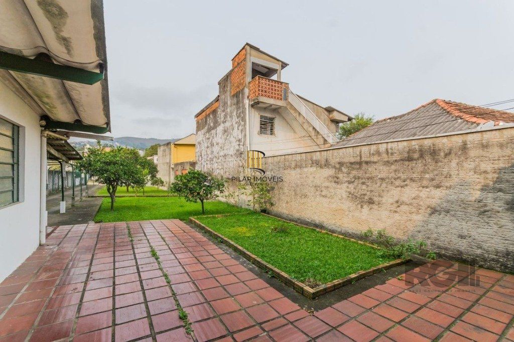 Casa com 2 dormitórios no bairro Vila João Pessoa