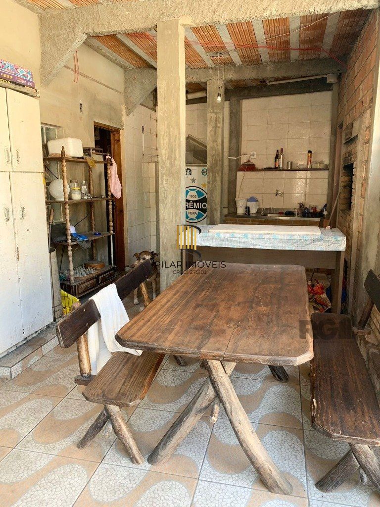 Casa 3 dormitórios no bairro Glória