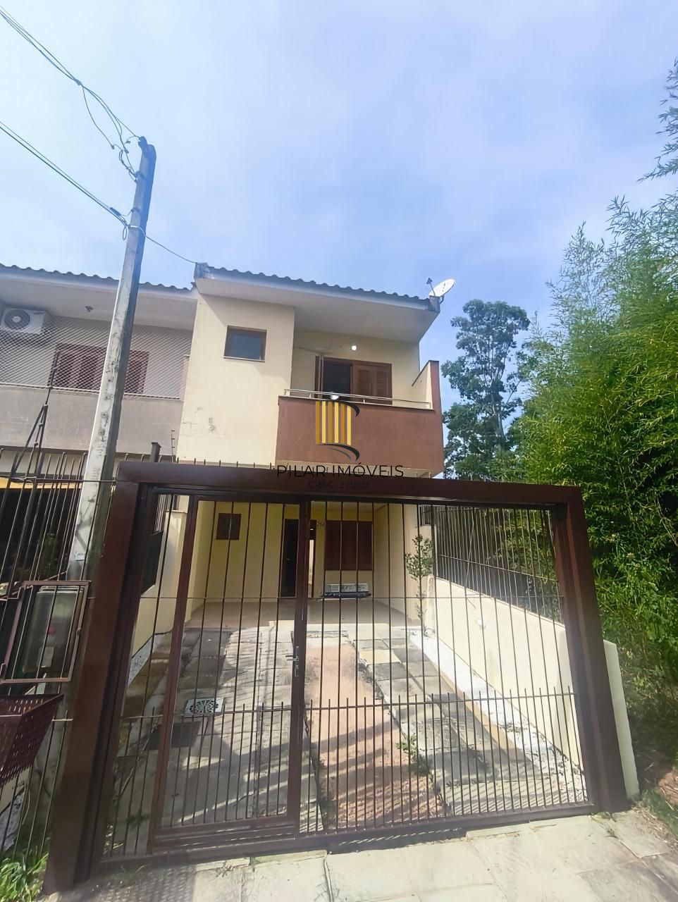Casa de 3 dormitórios á venda no Bairro Guarujá - Porto Alegre