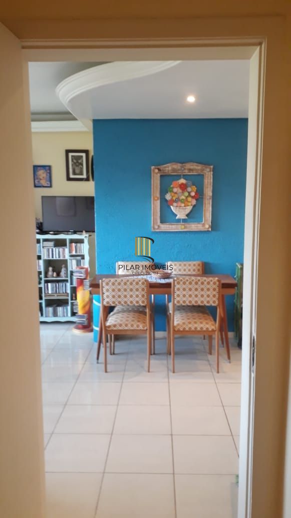 Apartamento para venda de 3 dormitórios, no bairro Teresópolis em Porto Alegre/RS.